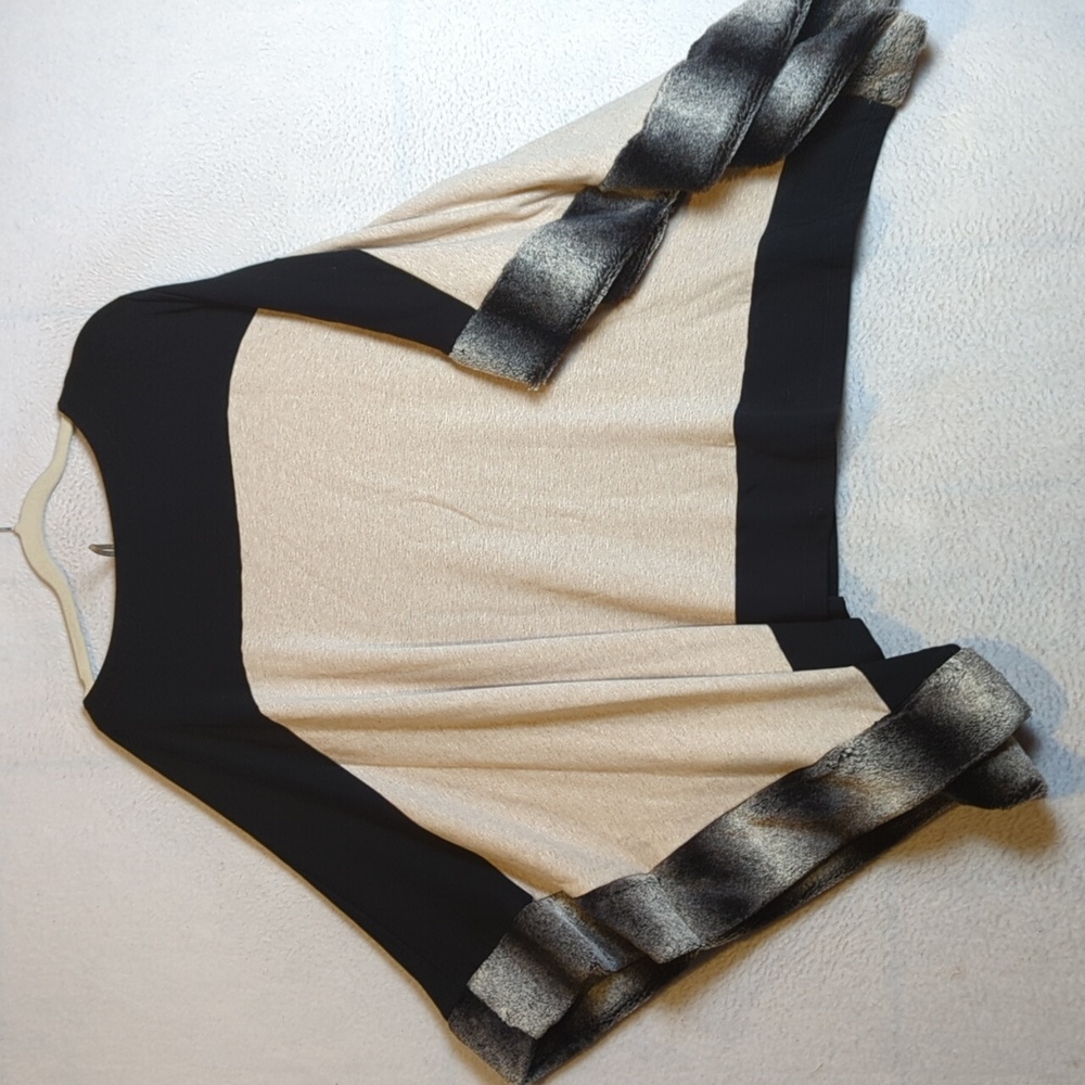Capote‎ Anthropologie Women's Faux Fur Trim Oversized Poncho Size S/M